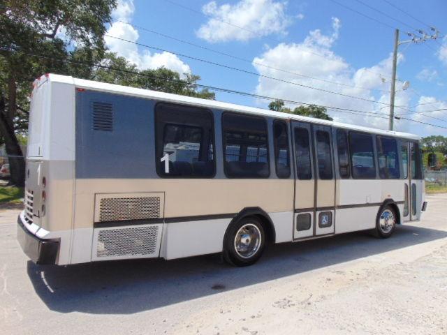 2004 Eldorado Bus 19 Passenger