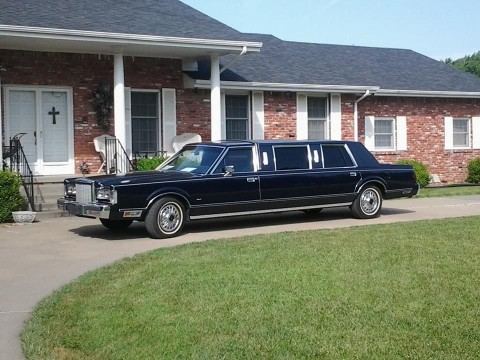 1987 Lincoln Town Car Upscale Luxury Limousine for sale