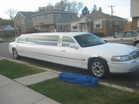 2006 Lincoln Town Car 10 passenger for sale