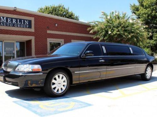 2005 Lincoln Town Car 6 PAX LIMO Executive Seating WITH 2 BARS