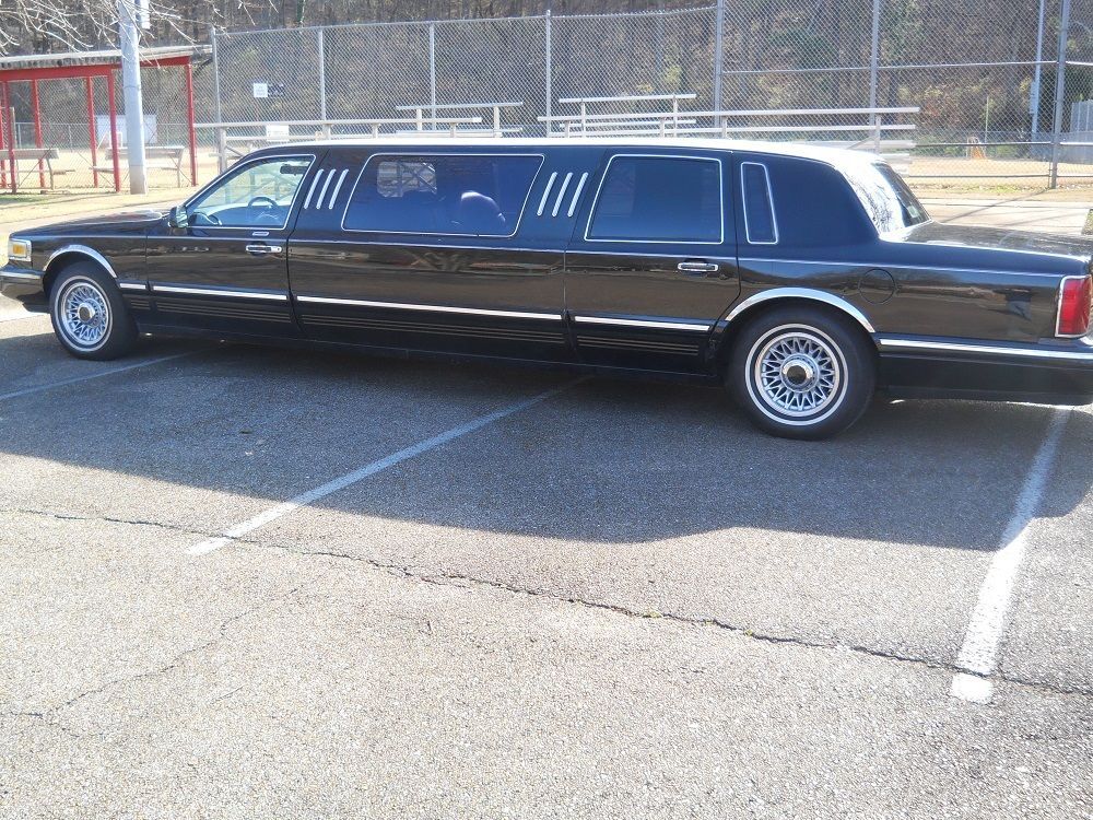1995 Lincoln Town Car Limo