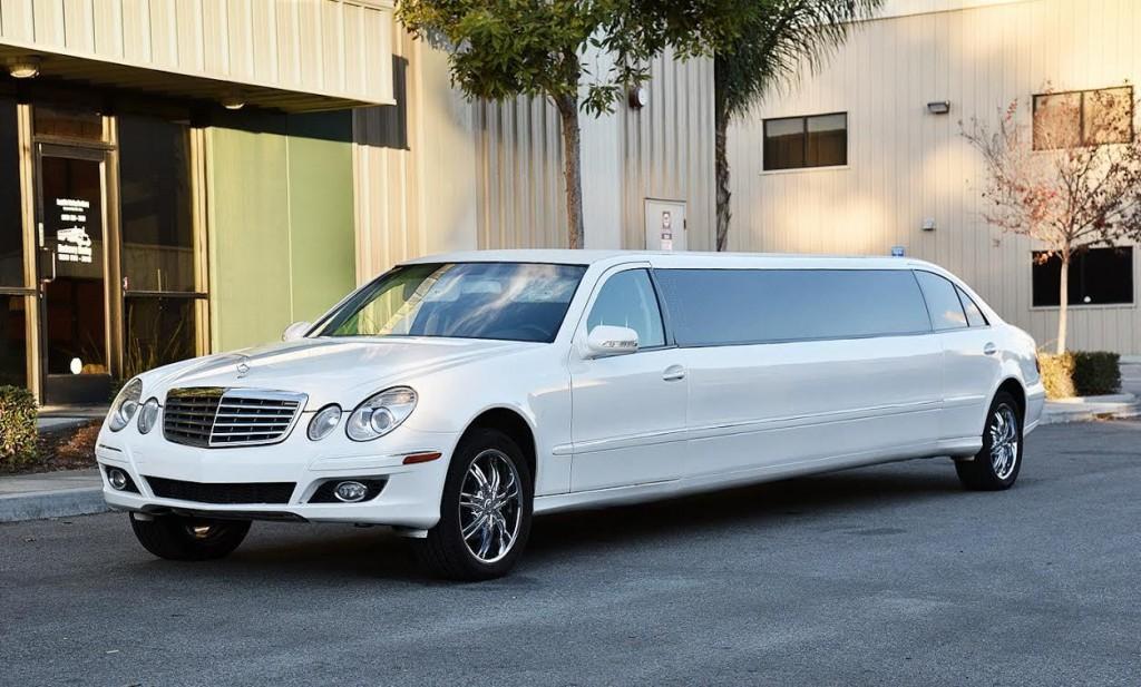 2007 Mercedes Benz Stretched 120″ Limousine