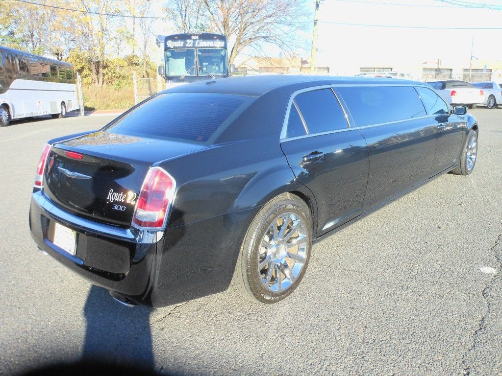2014 Chrysler 300 Limousine 70″ SPV 6 Pax Limo