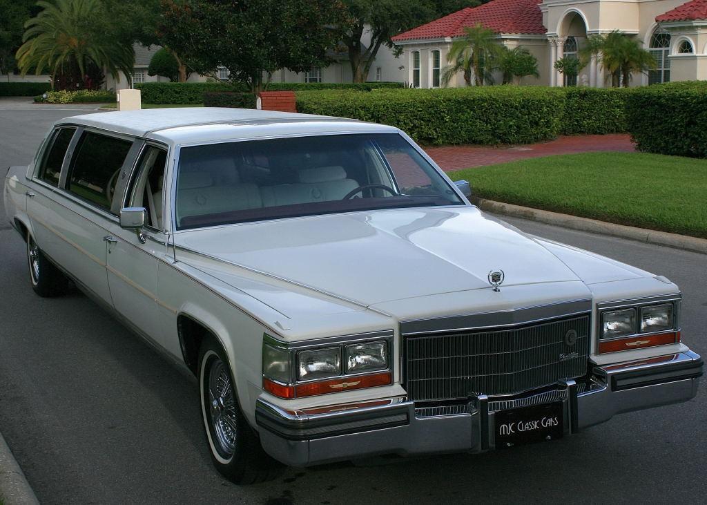1986 Cadillac Fleetwood Brougham D’elegance Limousine