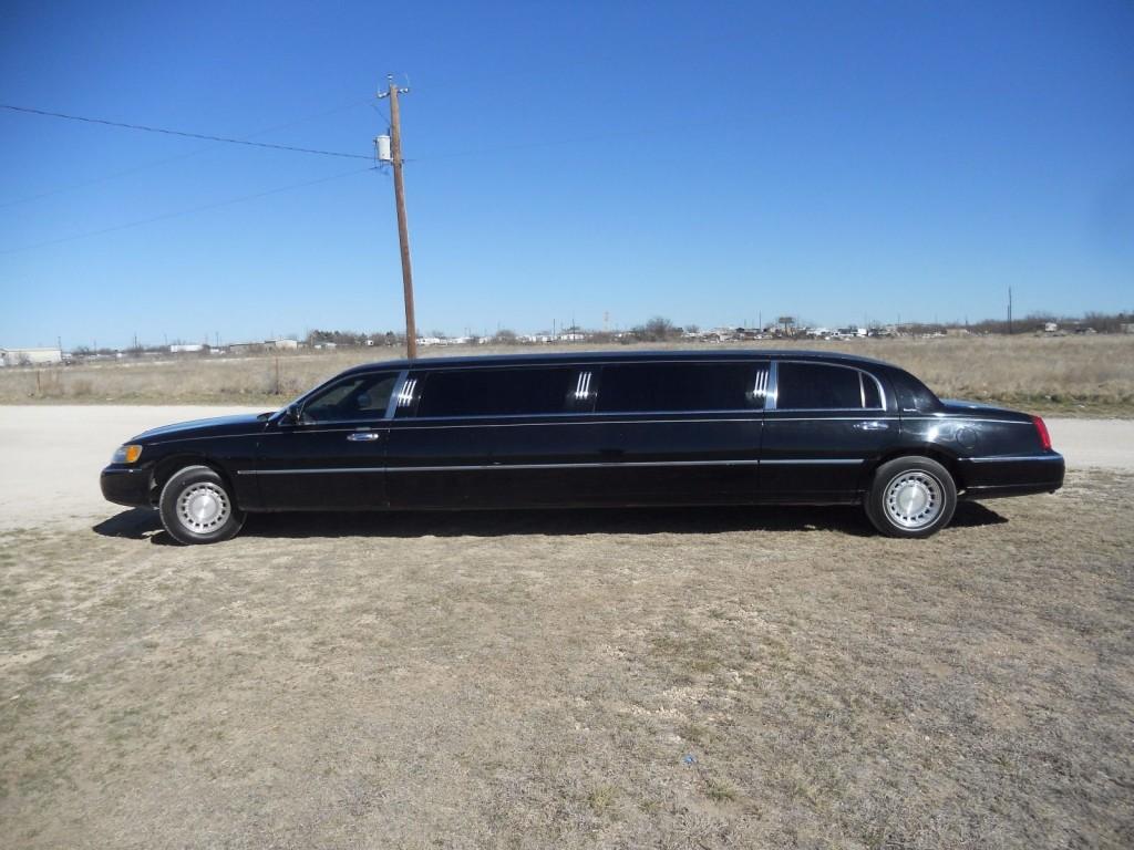 2000 Lincoln Town Car 8 psgr stretch limousine