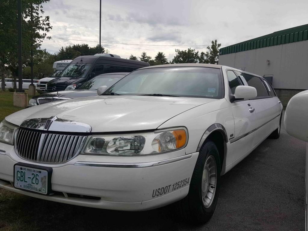 2001 Lincoln Town Car Stretch Limousine
