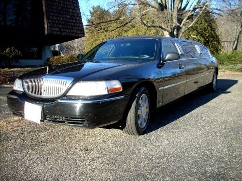 2007 Lincoln Town Car 70&#8243; Stretch Limousine 6 pass. for sale
