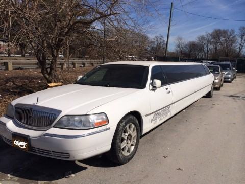 2007 Lincoln Town Car Executive Limousine 5 Door for sale