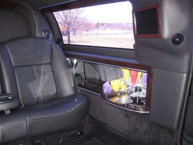 2011 Lincoln Town Car Dual Long Door 76″ Stretch Limo Limousine