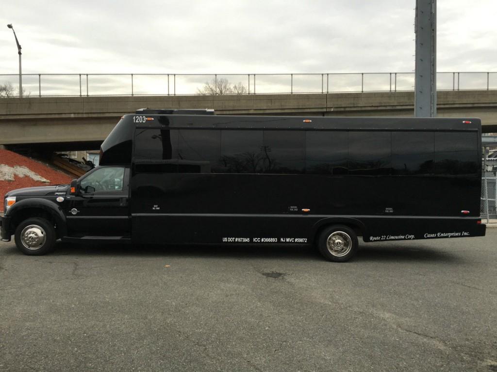 2012 Ford F 550 Tiffany Coach Bus 28 Pax Limousine Party Bus