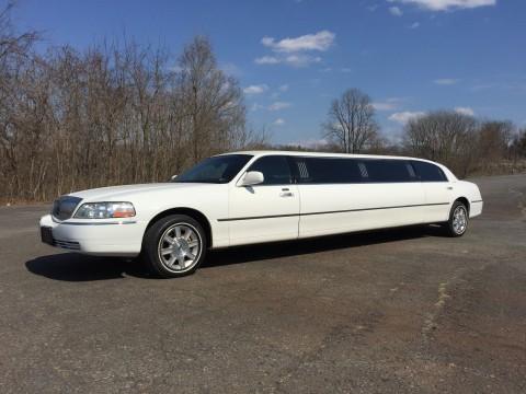 2007 Lincoln Town Car Executive Stretch Limousine for sale