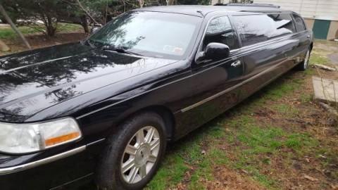 2007 Lincoln Town Car Strech Limo for sale