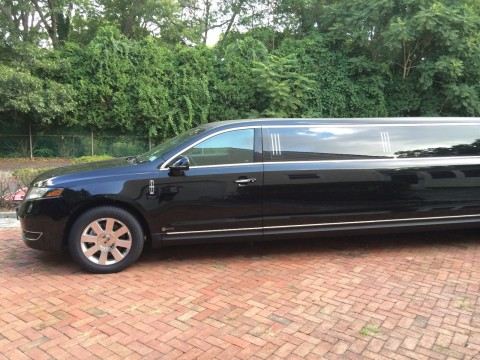 2014 Lincoln MKT 10 Passenger limousine for sale