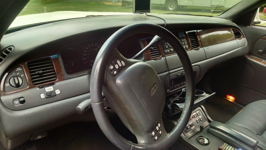 1999 Lincoln Town Car Limousine
