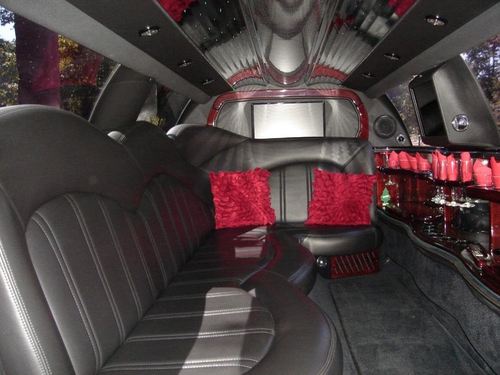 2011 Lincoln Town Car Limousine