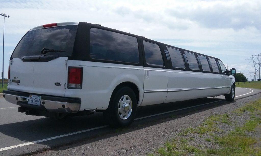 Excellent condition 2001 Ford Excursion limousine