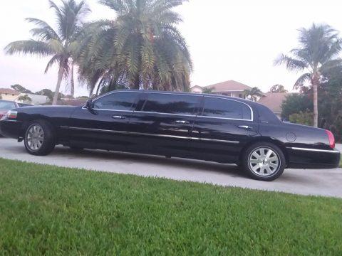 needs nothing 2003 Lincoln Town Car Executive EUREKA limousine for sale