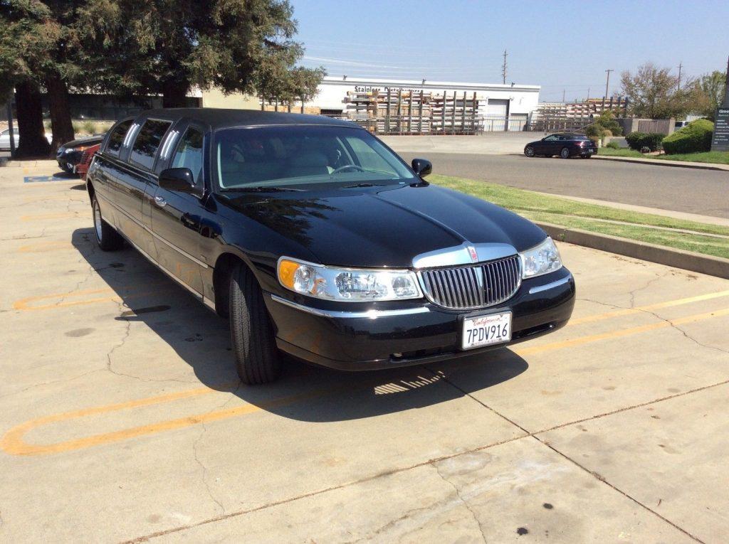 rust free 1999 Lincoln Town Car Limousine