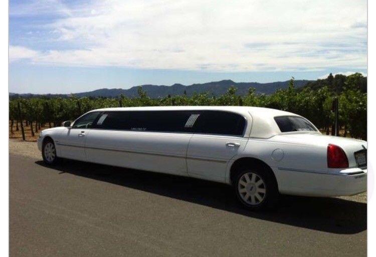 everything works 2004 Lincoln Town Car limousine
