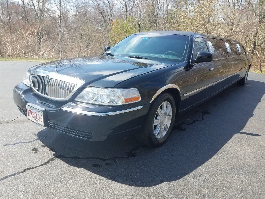 extra parts 2007 Lincoln Town Car Limousine