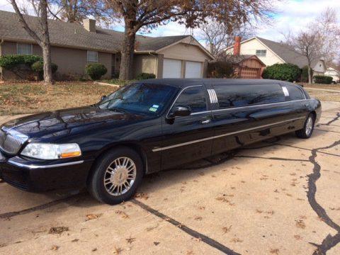 well equipped 2006 Lincoln Town Car limousine for sale