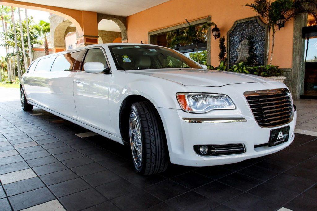 like new condition 2016 Chrysler 300 Series limousine