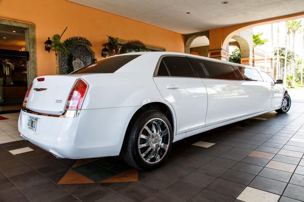 like new condition 2016 Chrysler 300 Series limousine