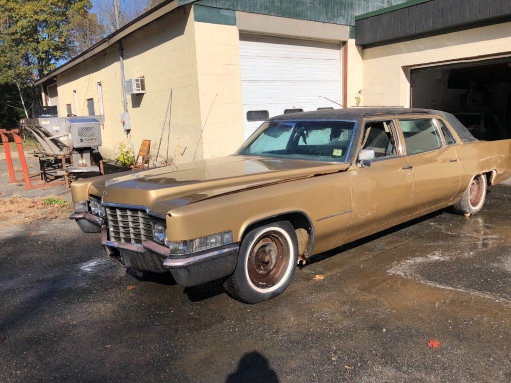 needs to be towed 1969 Cadillac Fleetwood 75 Limousine