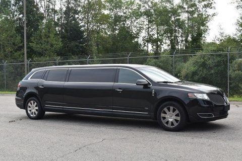 very clean 2014 Lincoln MKT limousine for sale