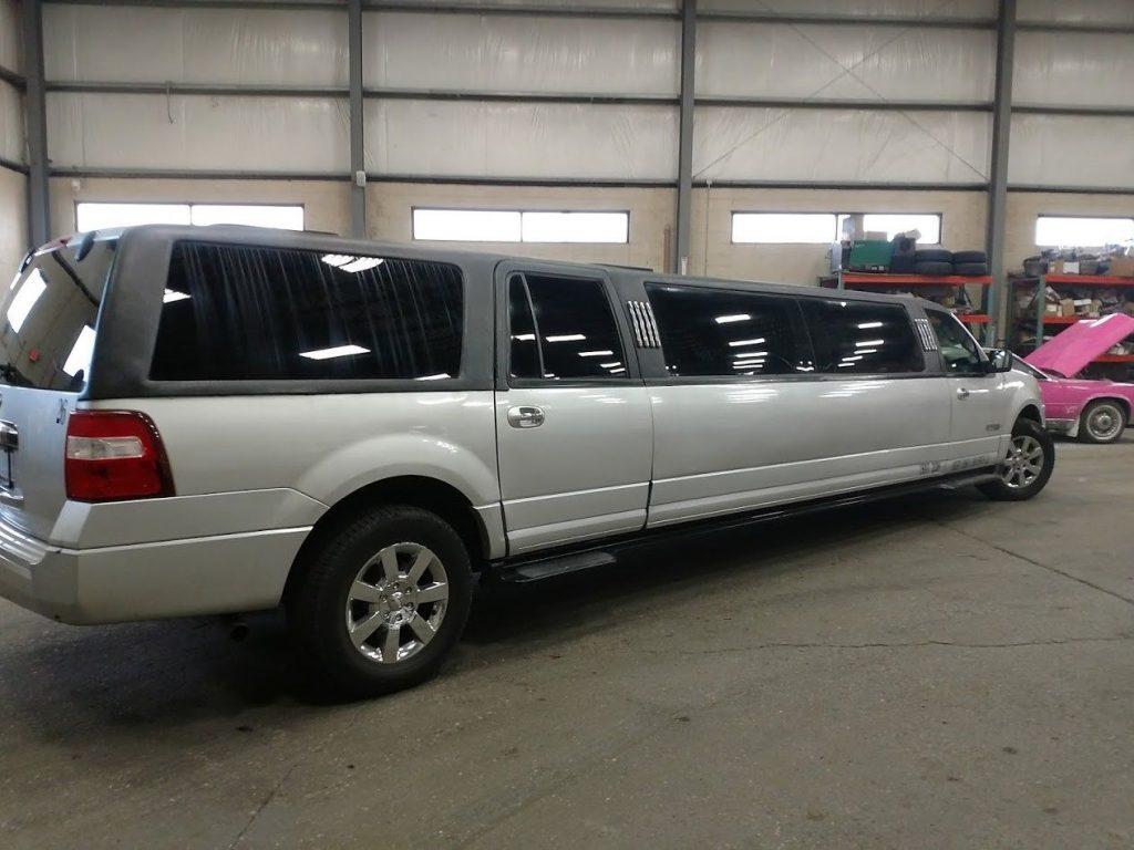 everything works 2008 Ford Expedition limousine