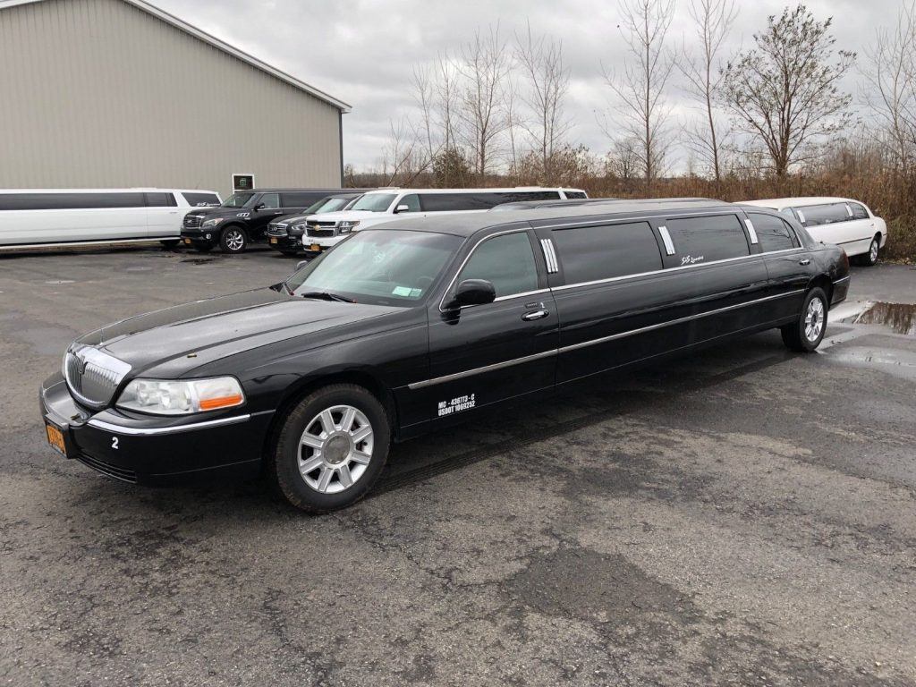 maintained 2006 Lincoln Town Car limousine
