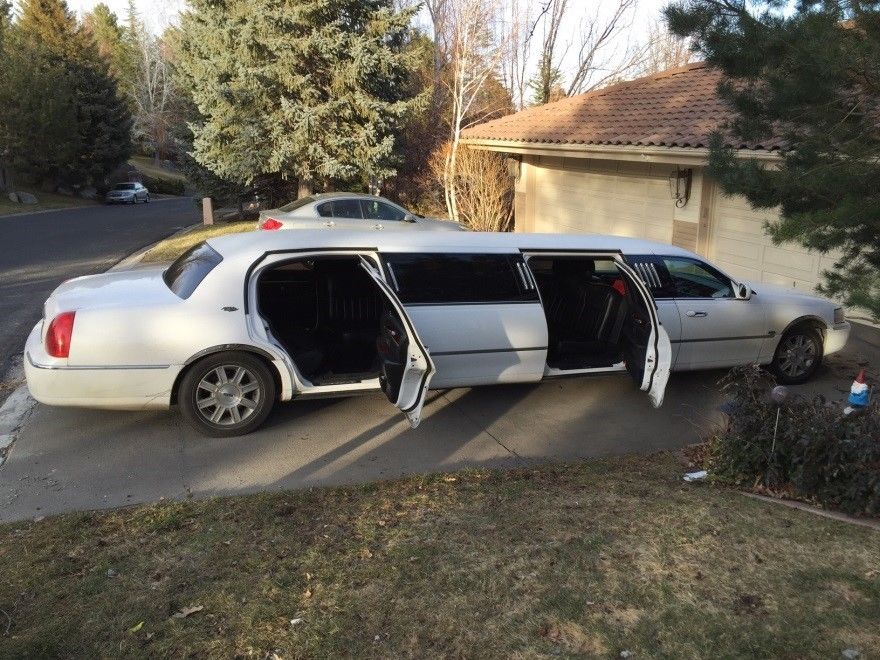 well maintained 2008 Lincoln Town Car limousine