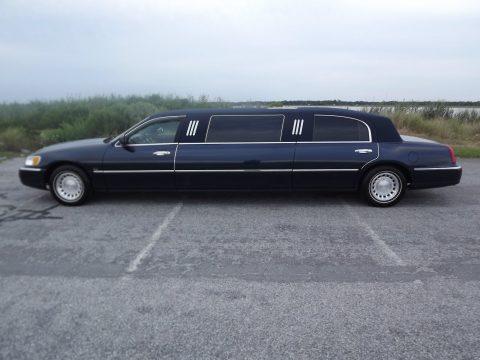 well running 2001 Lincoln Town Car limousine for sale