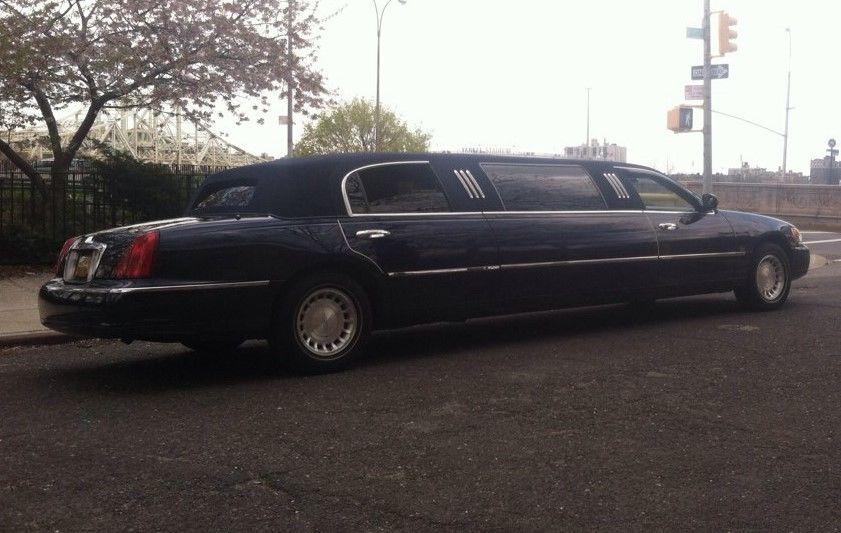 well running 2001 Lincoln Town Car limousine