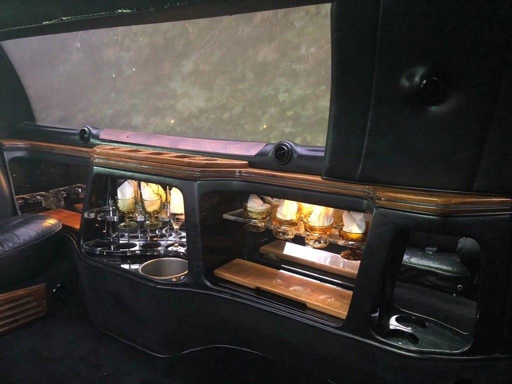 excellent condition 1997 Lincoln Town Car limousine