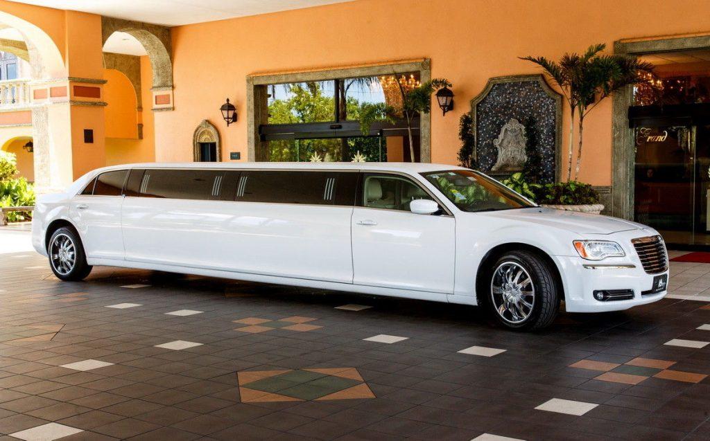 well maintained 2016 Chrysler 300 Series limousine