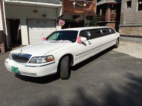 great running 2005 Lincoln Town Car limousine for sale