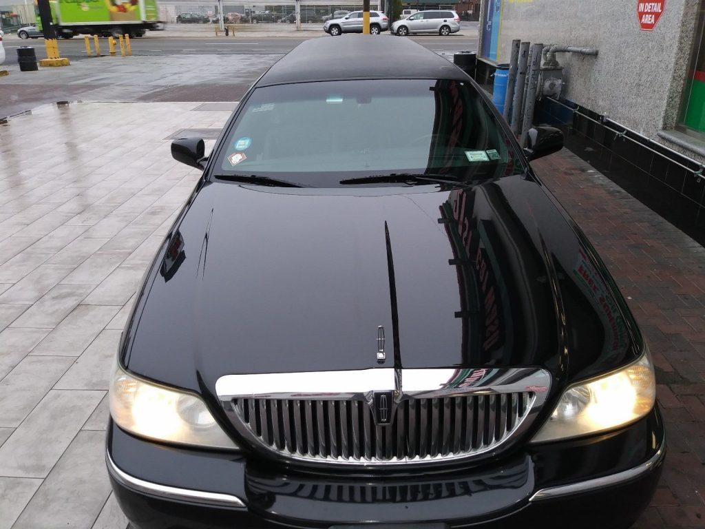 extra parts 2006 Lincoln Town Car Limousine