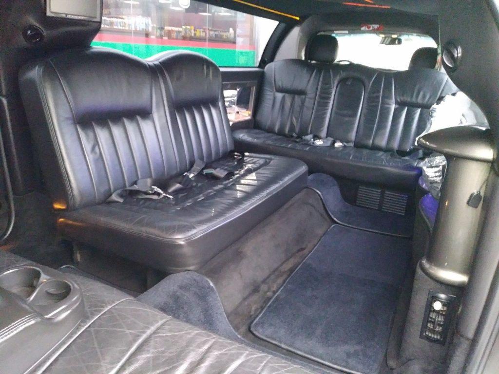 extra parts 2006 Lincoln Town Car Limousine