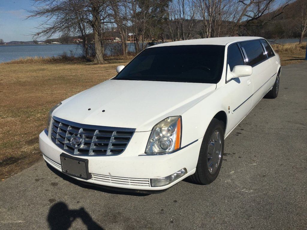loaded 2006 Cadillac DTS Limousine