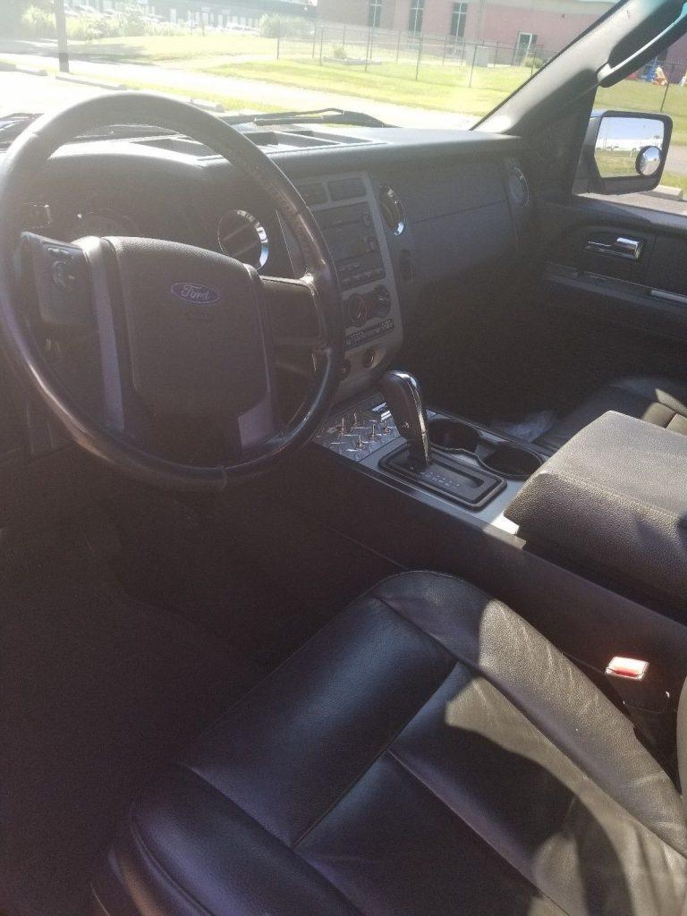 rare 2007 Ford Expedition El Limousine