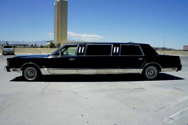 flawless 1989 Lincoln Town Car limousine