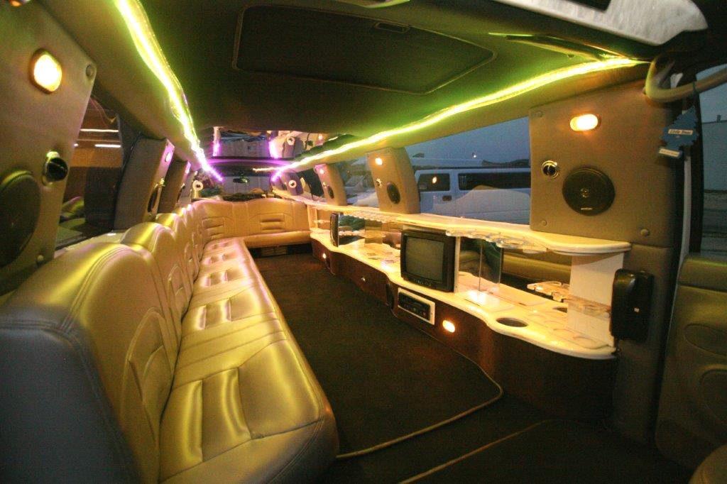 loaded 2000 Lincoln Navigator Limousine