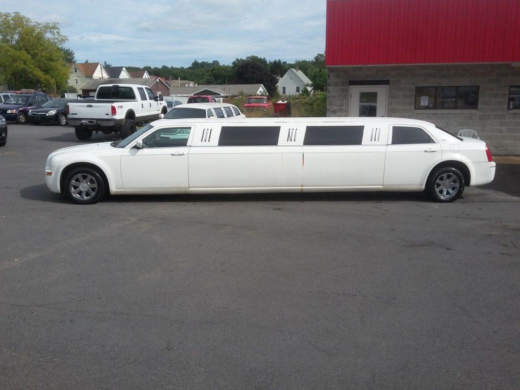 minor imperfections 2005 Chrysler 300 Series LIMOUSINE