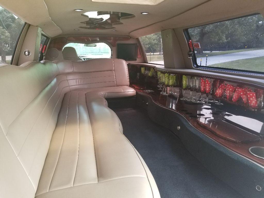 rust free 2004 Ford Excursion limousine