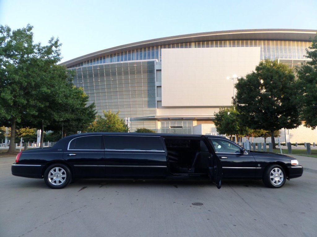 well serviced 2009 Lincoln Town Car Limousine