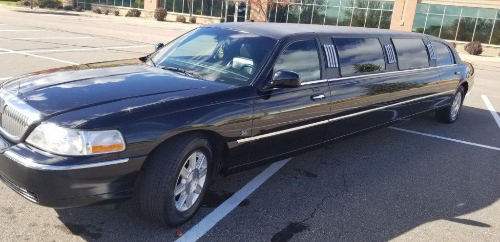 rust free 2006 Lincoln Town Car Limousine