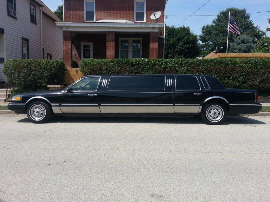 needs some paint work 1996 Lincoln Town Car Limousine