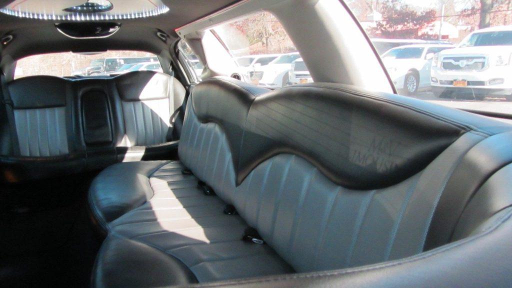 everything works 2009 Lincoln Town Car limousine
