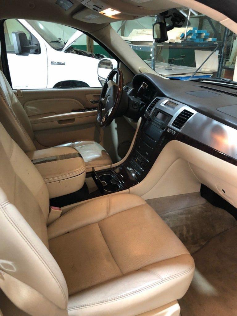minor issues 2007 Cadillac Escalade limousine